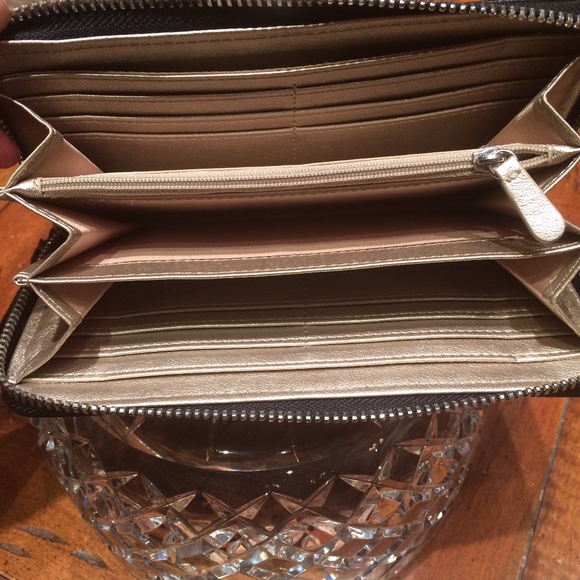 Dana Buchman Black Wristlet - Picture 3 of 7